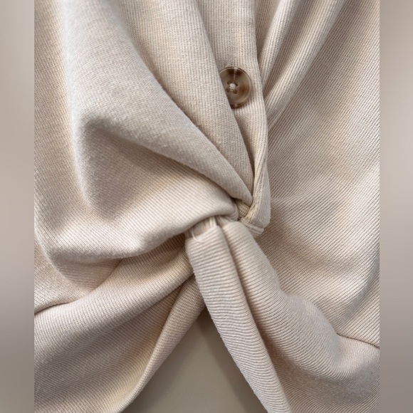 June & Hudson Women’s Beige Button-Down Tie Front Top Size 1 (Small) - Picture 6 of 10